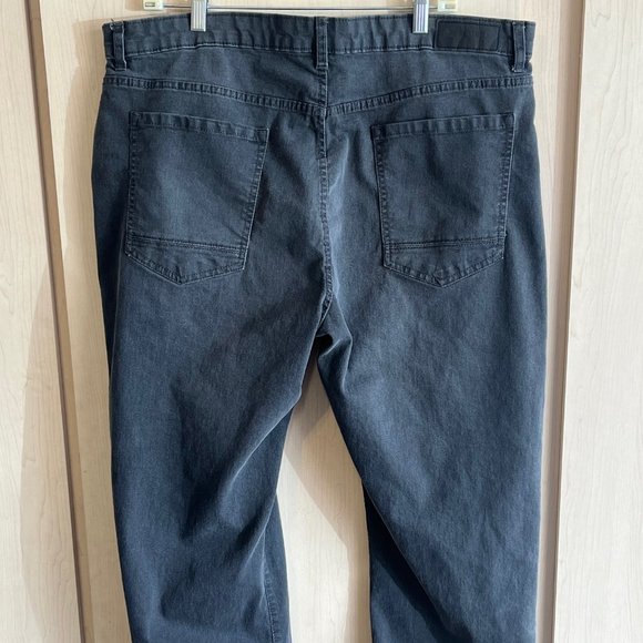 Kenneth Cole Men's Jeans Size 36x30 Gray Straight Denim Flat Front (38" Waist) - Picture 3 of 9